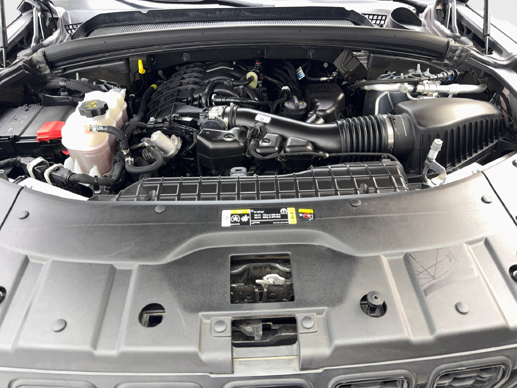 Used 2025 Jeep Grand Cherokee Altitude RWD image 76