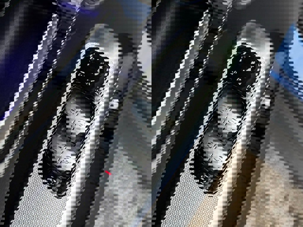 Used 2025 Mercedes-Benz GLC 350e 4MATIC image 19