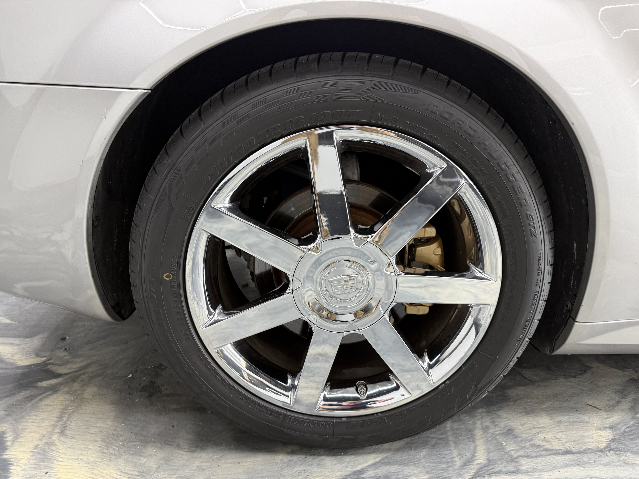 Used 2008 Cadillac XLR RWD image 30