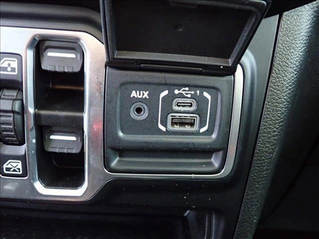 Used 2023 Jeep Wrangler Unlimited w/ Cold Weather Group AWD/4WD image 19