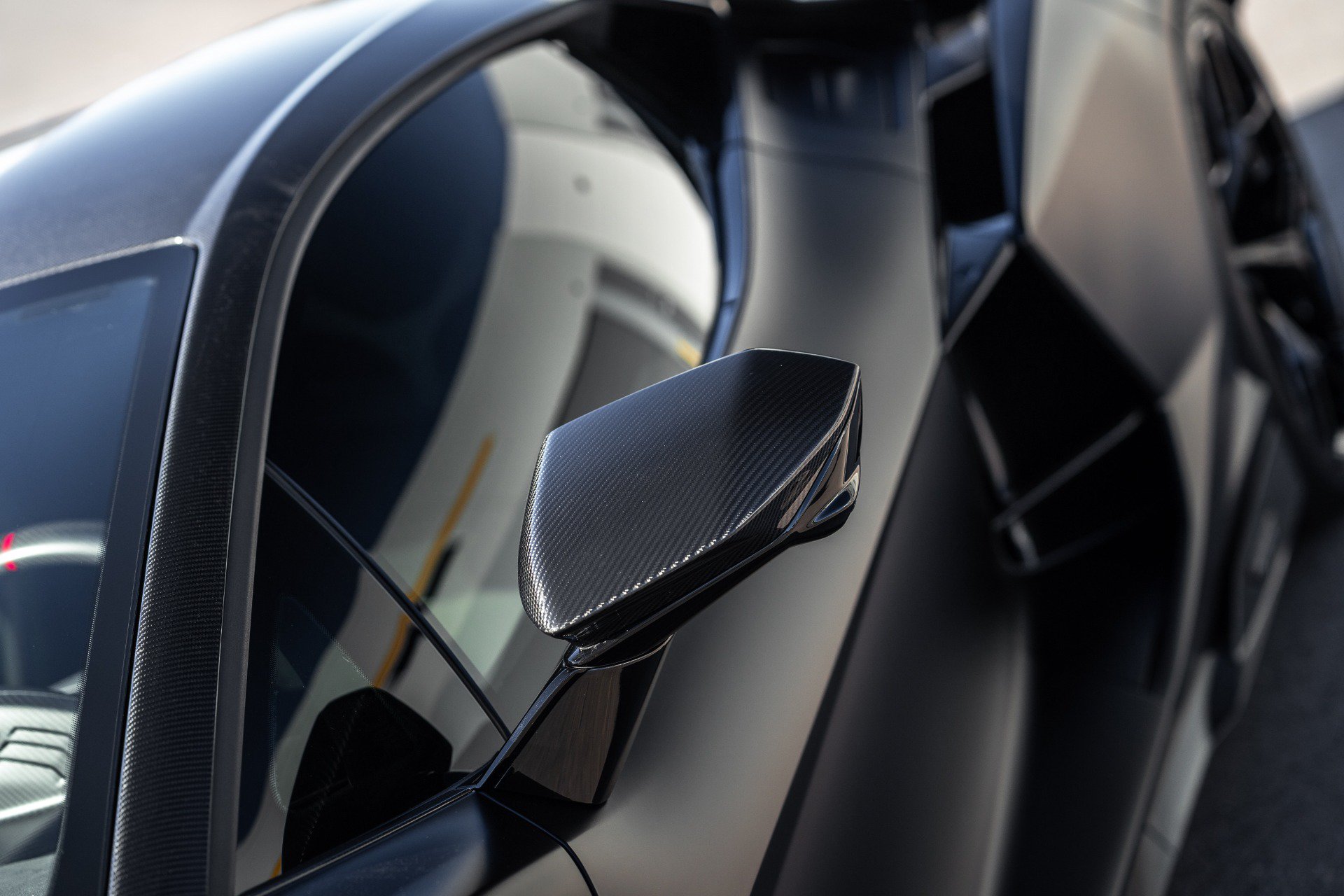 Used 2025 Lamborghini Revuelto AWD/4WD image 30