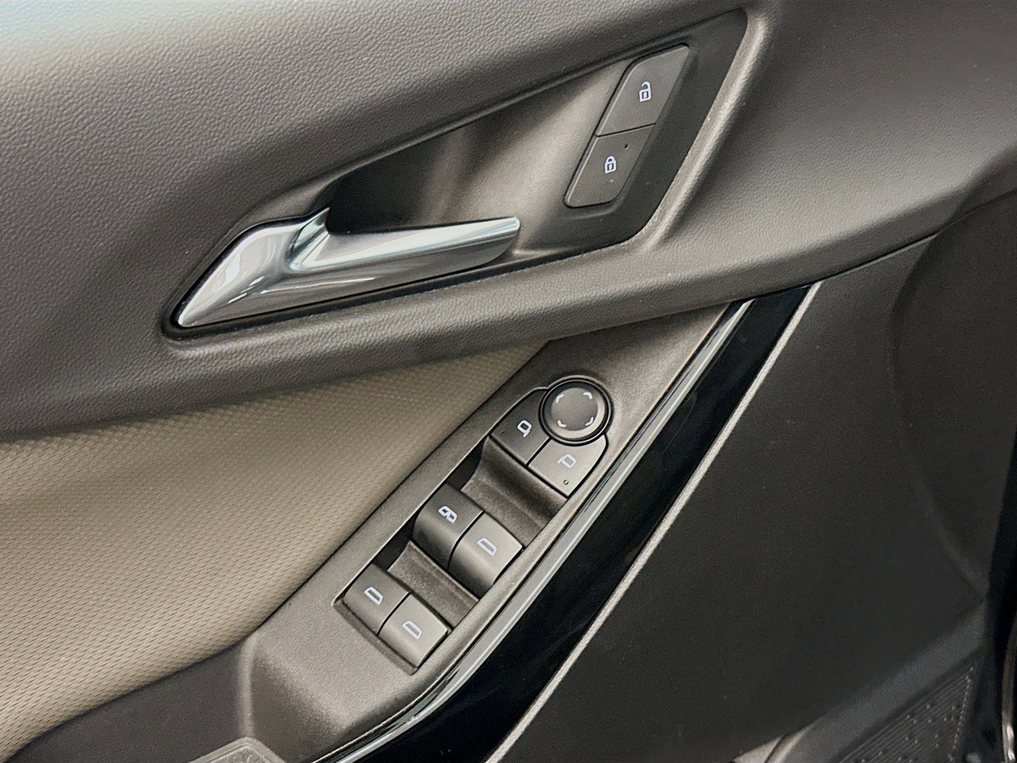 Used 2025 Chevrolet Equinox LT w/ Convenience Package II image 15