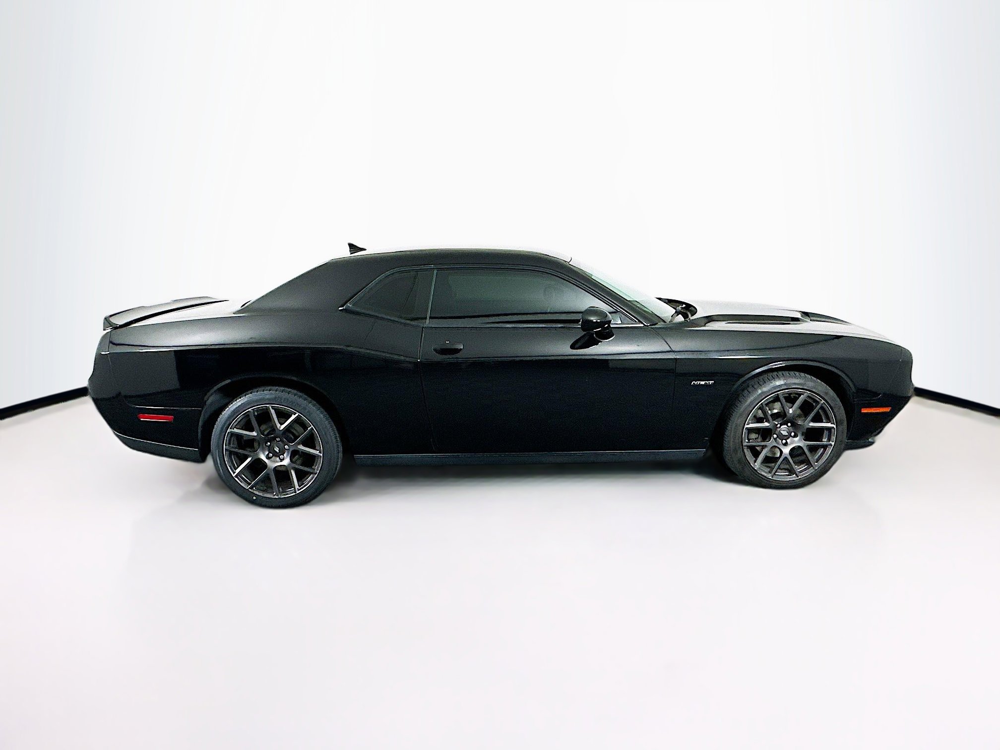 Used 2016 Dodge Challenger R/T Plus RWD image 10