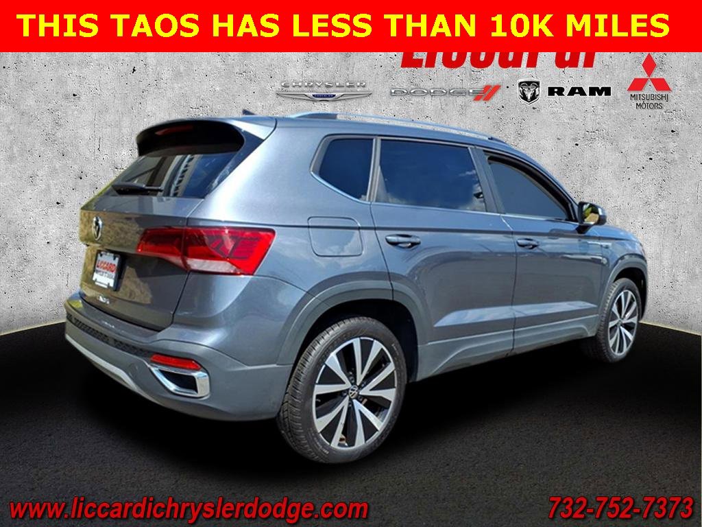 Used 2024 Volkswagen Taos SE image 2