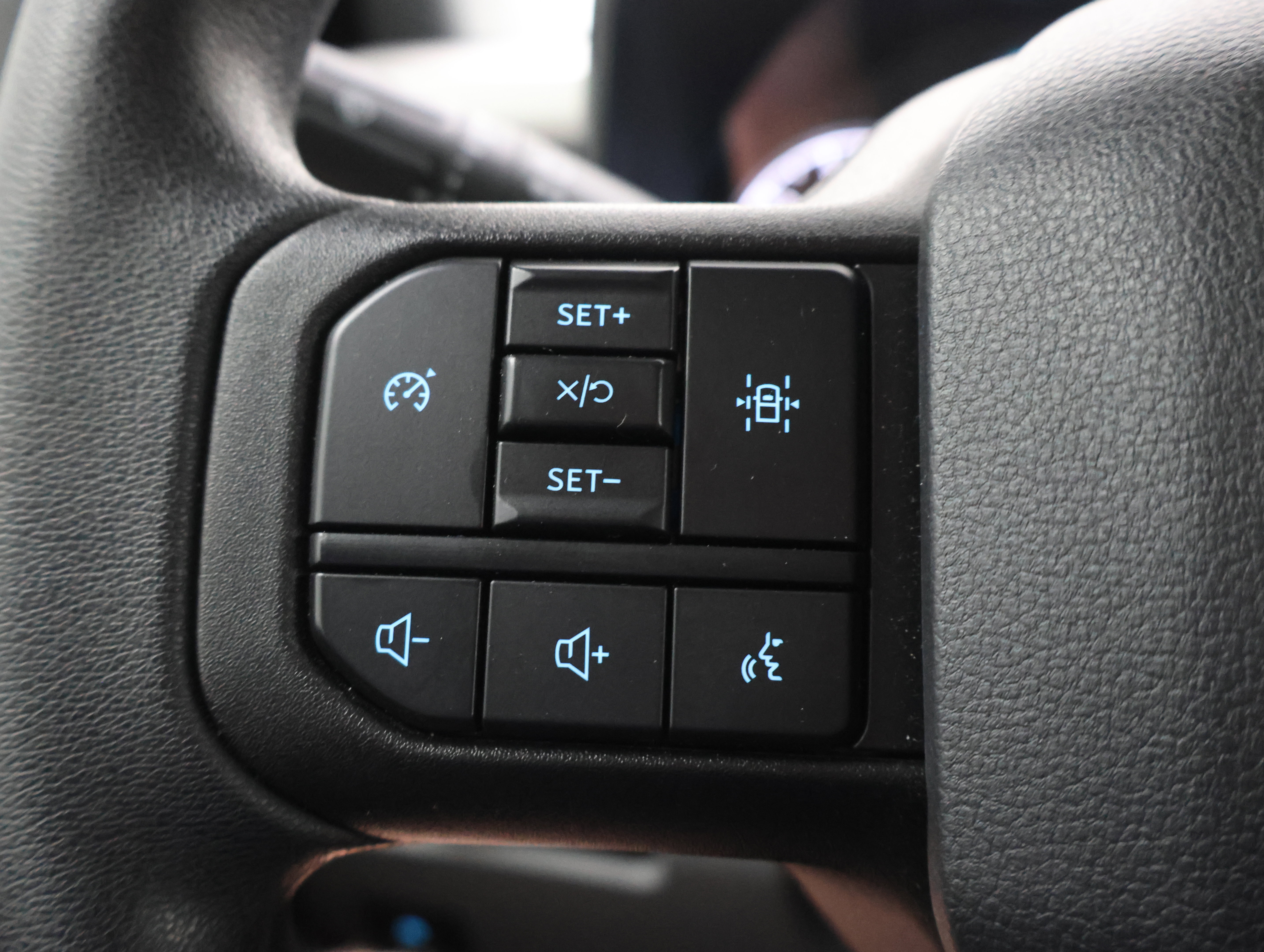 Used 2025 Ford F350 XLT w/ Tremor Off-Road Package AWD/4WD image 15