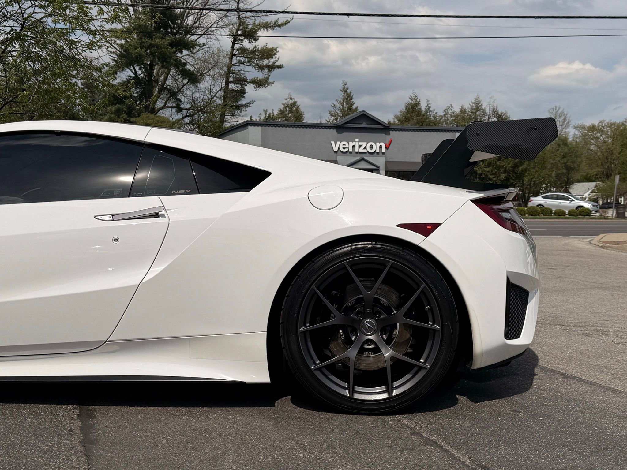 Used 2017 Acura NSX image 14