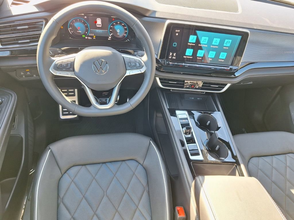 New 2026 Volkswagen Atlas Cross Sport SEL Premium R-Line image 9