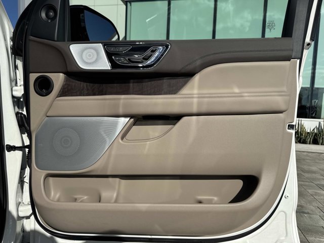 Certified 2024 Lincoln Navigator Reserve image 18
