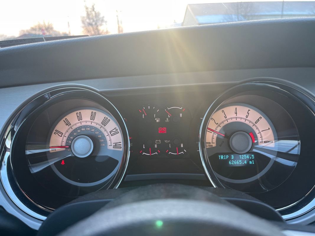 Used 2010 Ford Mustang GT Premium image 12