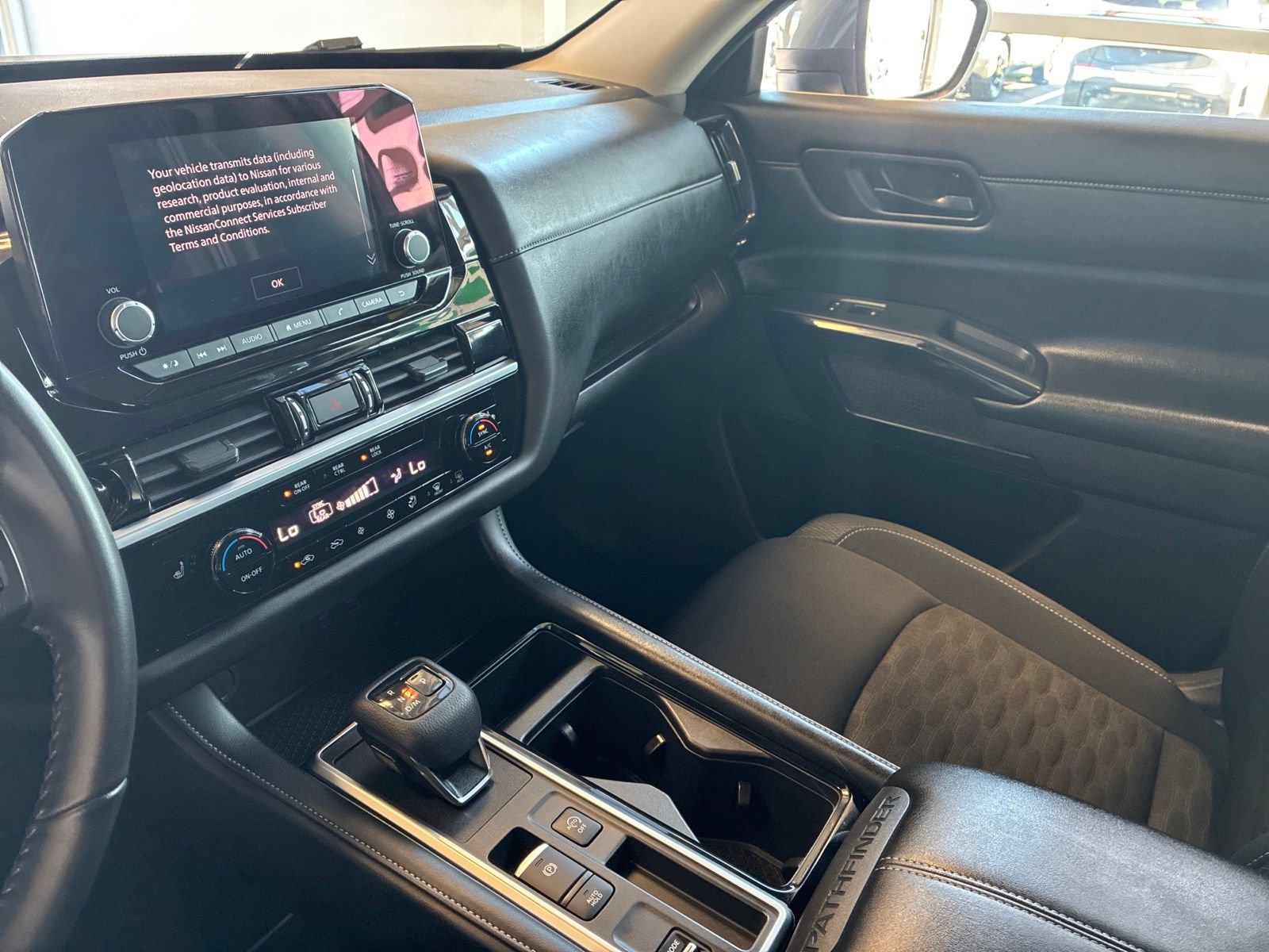 Used 2025 Nissan Pathfinder SV FWD image 23