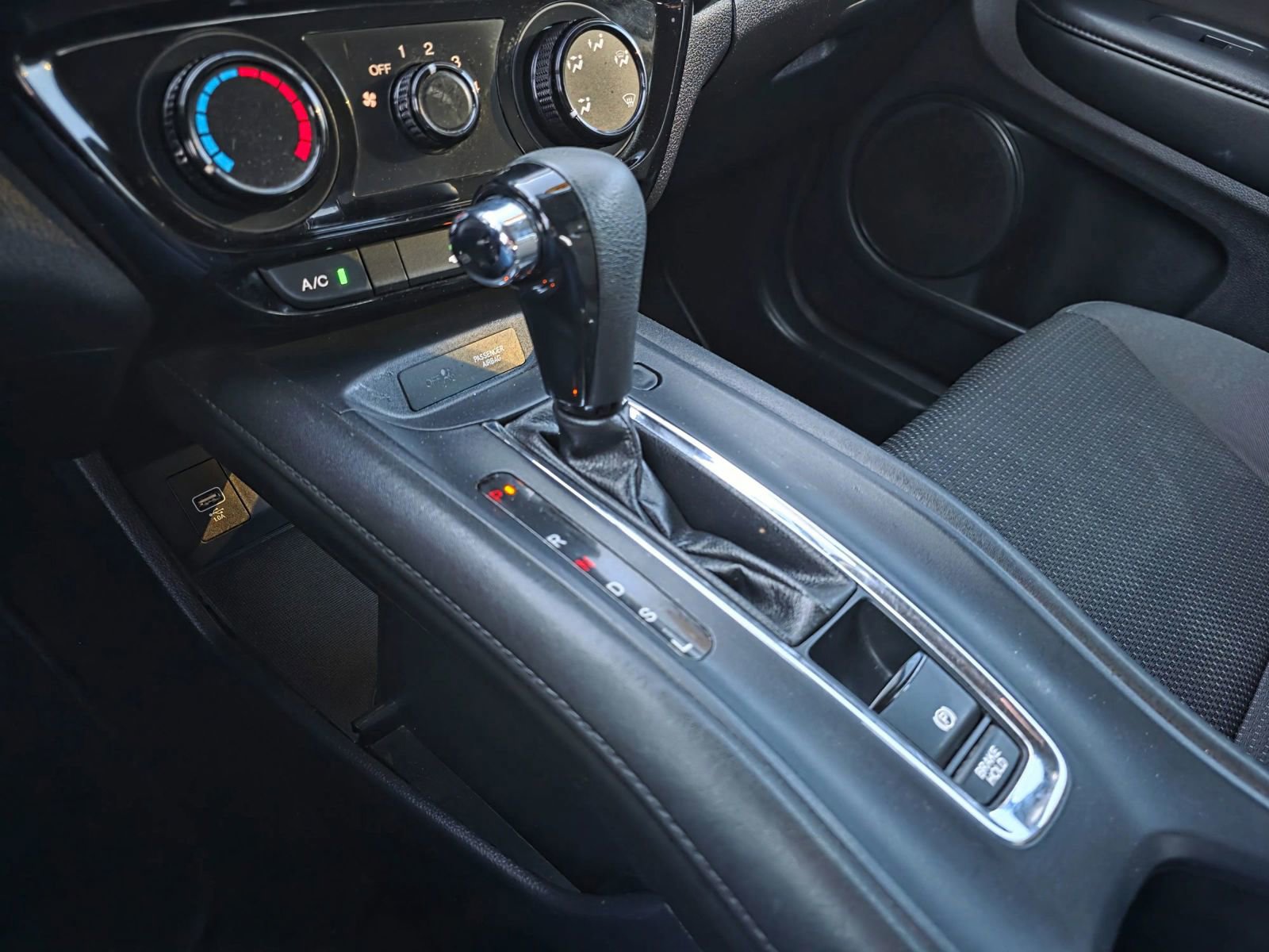 Used 2019 Honda HR-V LX image 18