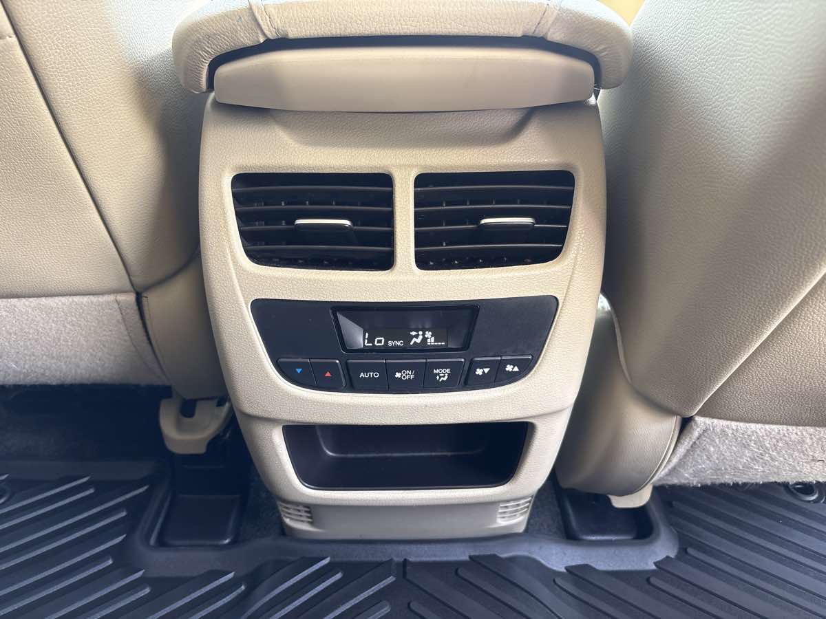 Used 2015 Acura MDX FWD image 17