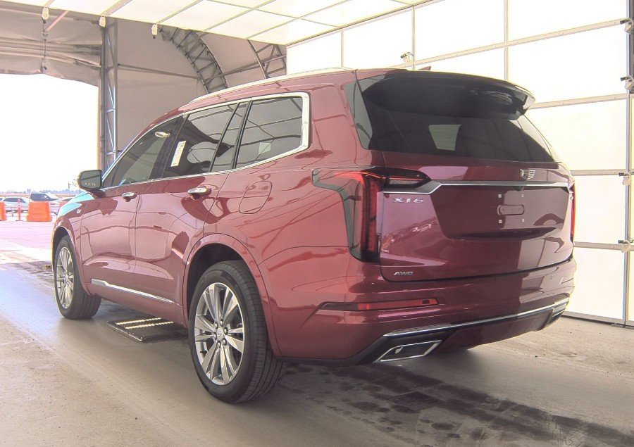 Used 2023 Cadillac XT6 Premium Luxury image 7