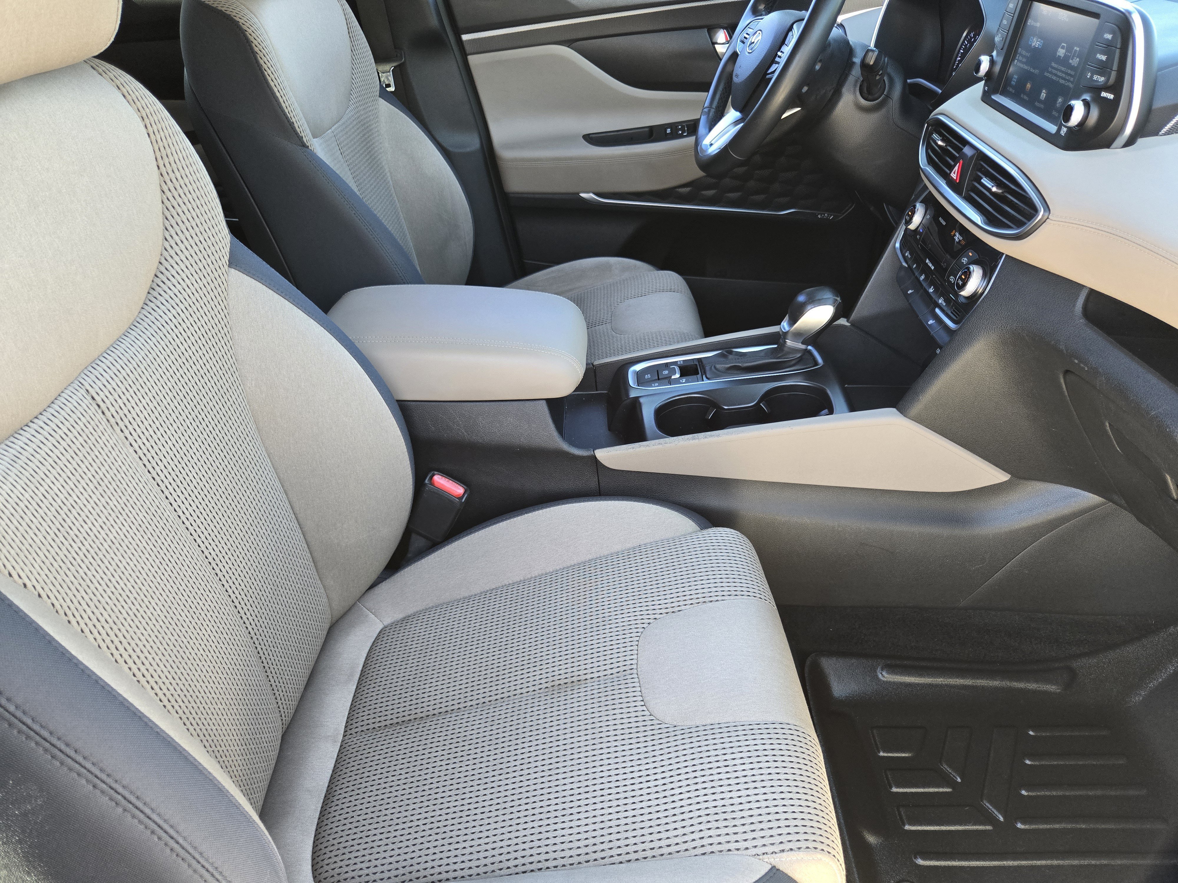 Used 2019 Hyundai Santa Fe SEL FWD image 10