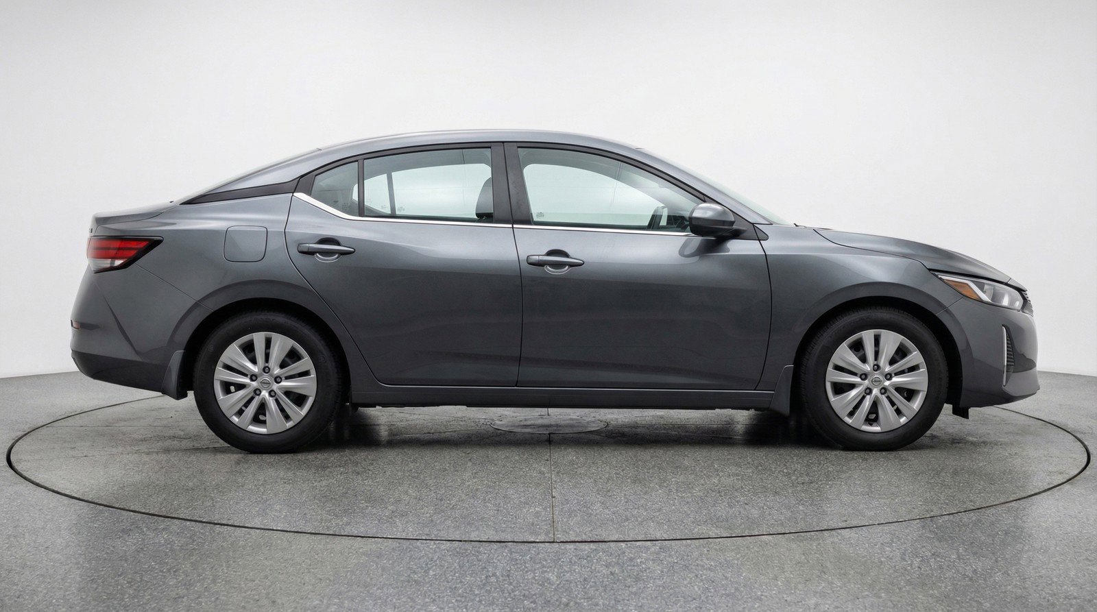 Used 2025 Nissan Sentra S FWD image 11