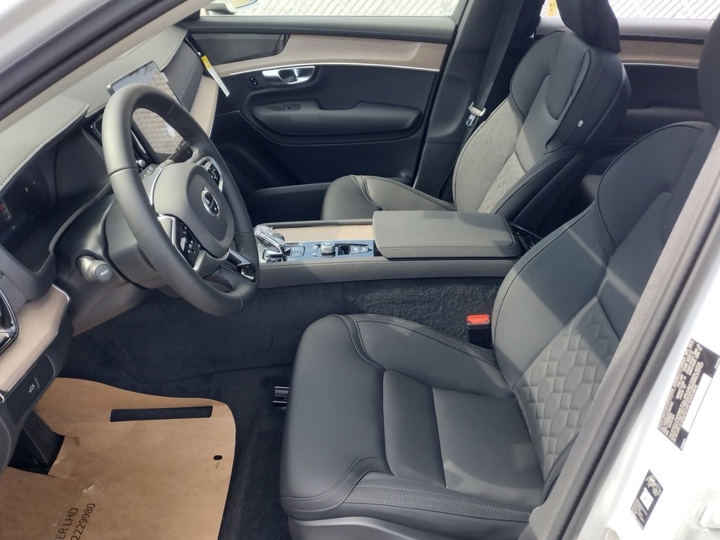 New 2026 Volvo XC90 B6 Plus image 14