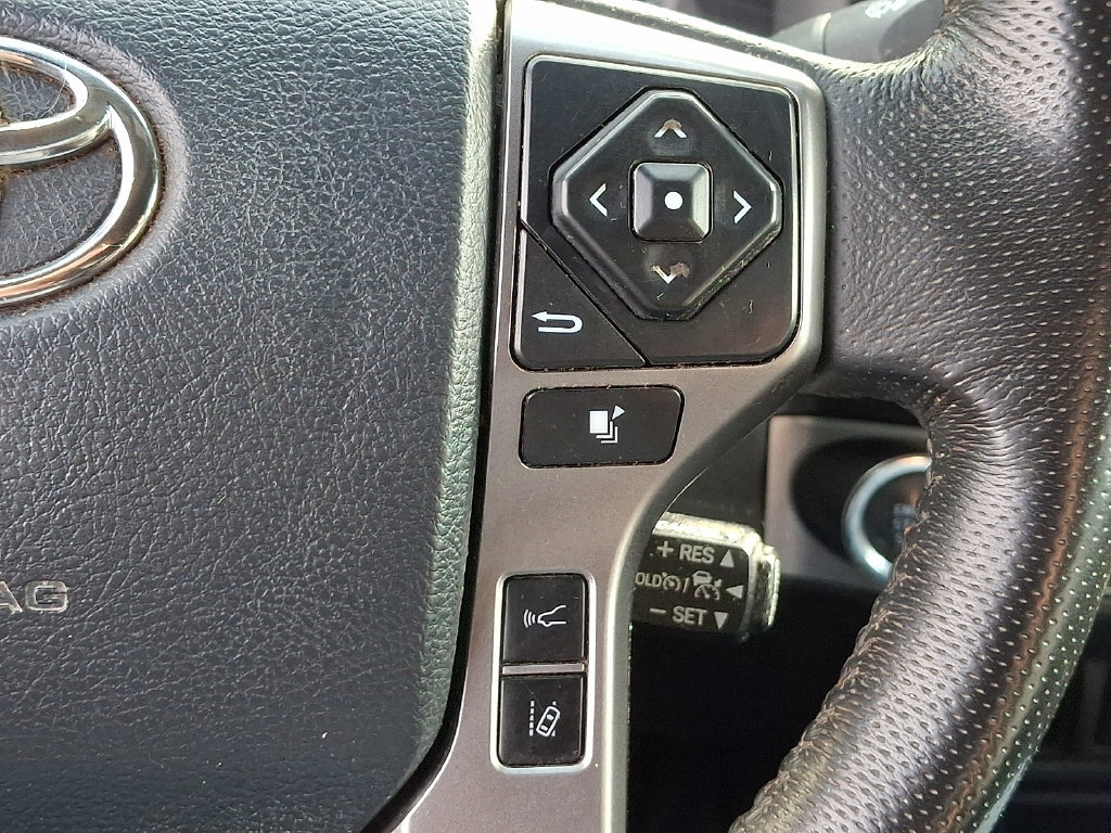 Used 2020 Toyota Tacoma Limited AWD/4WD image 23