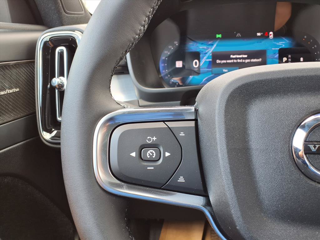 New 2026 Volvo XC40 B5 Ultra w/ Protection Package Premier AWD/4WD image 17