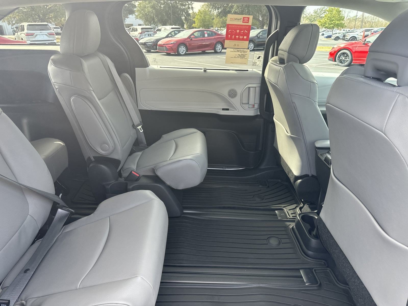 New 2025 Toyota Sienna XLE w/ XLE Plus Package FWD image 29