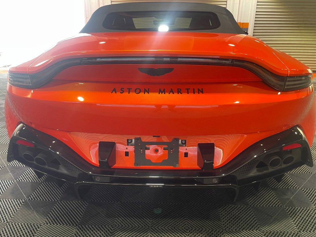 Used 2023 Aston Martin V8 Vantage Roadster image 10