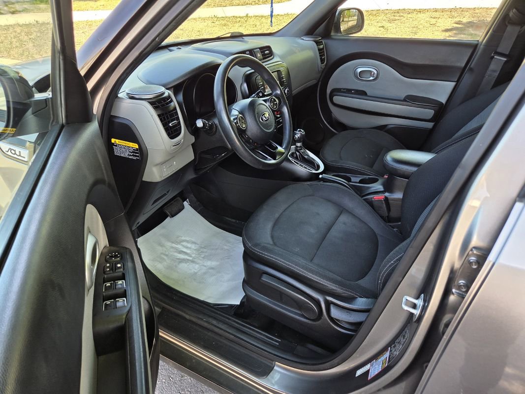 Used 2017 Kia Soul + FWD image 6