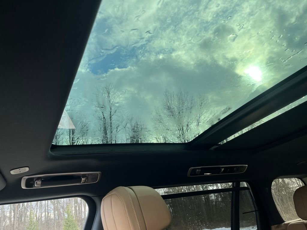 New 2026 Land Rover Range Rover Long Wheelbase SE image 18