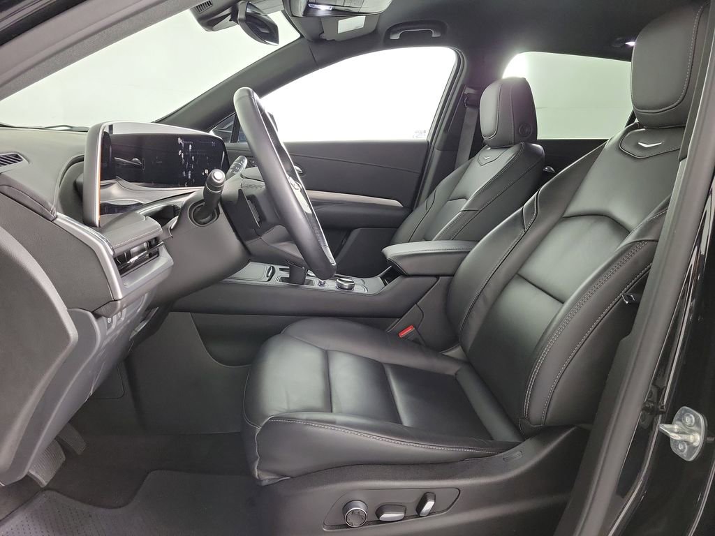 Certified 2025 Cadillac XT4 Premium Luxury image 16