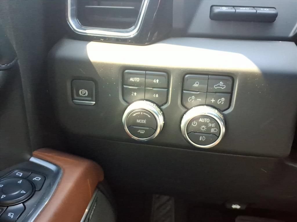 Used 2025 GMC Sierra 2500 Denali Ultimate AWD/4WD image 24