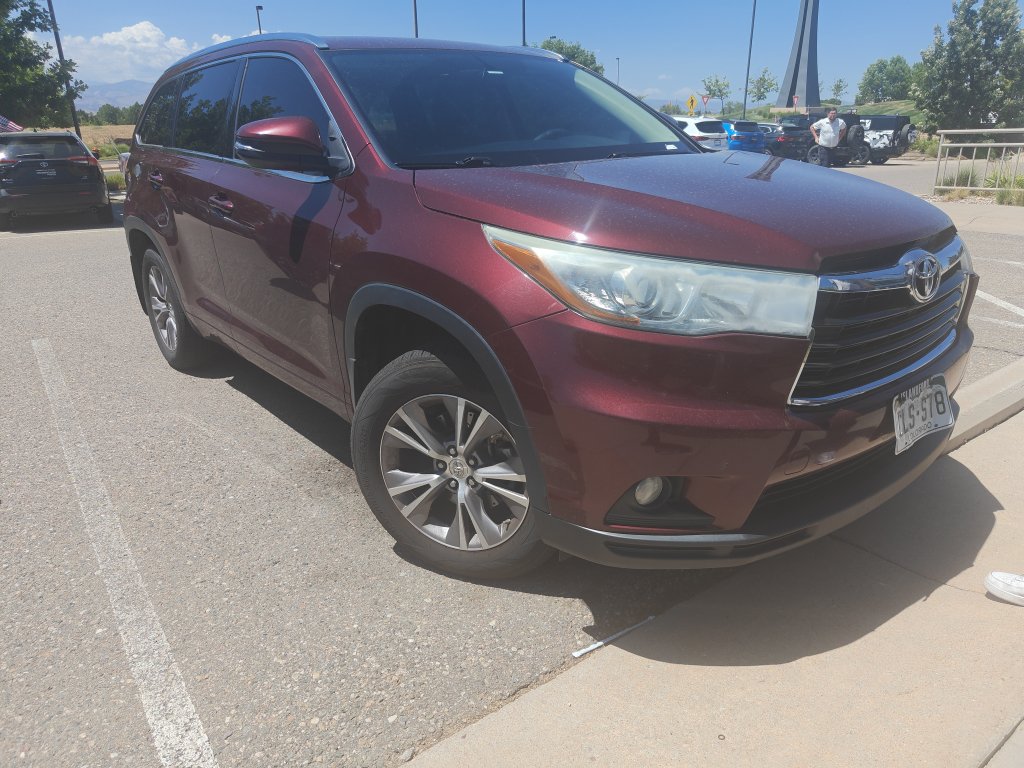 Used 2015 Toyota Highlander XLE AWD/4WD image 2