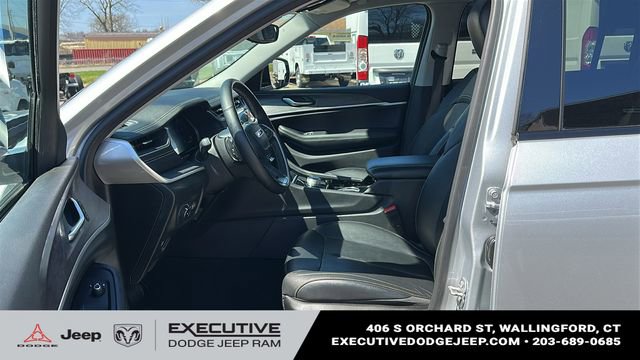 Used 2022 Jeep Grand Cherokee L Limited AWD/4WD image 9