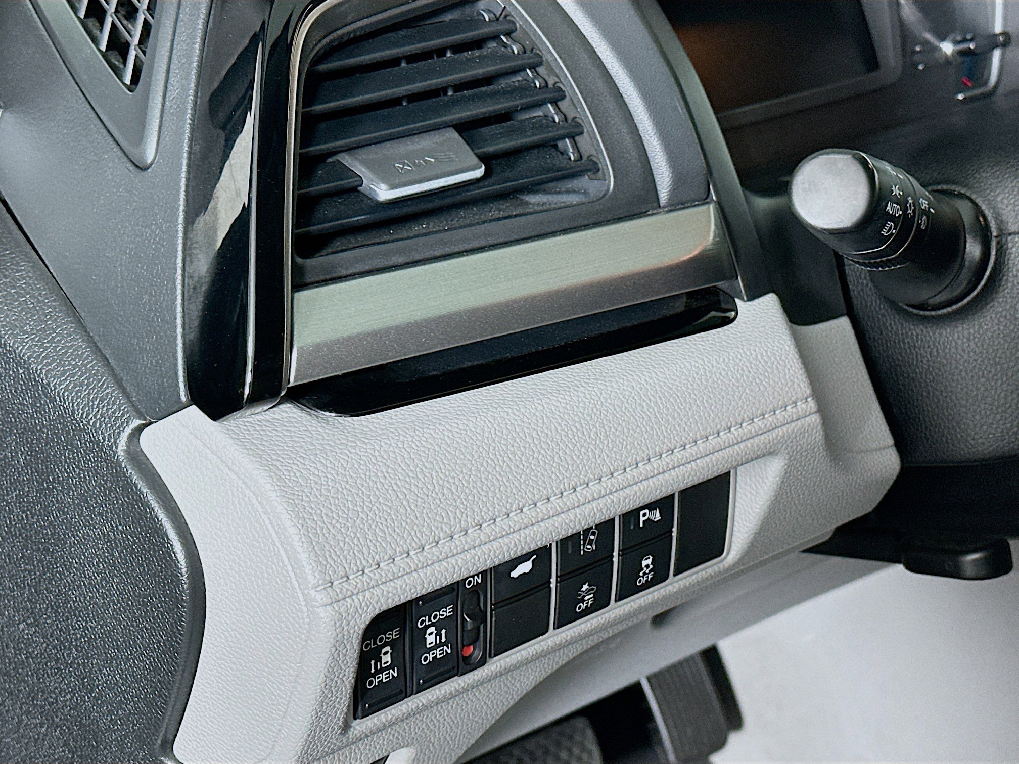 Used 2019 Honda Odyssey Elite image 16