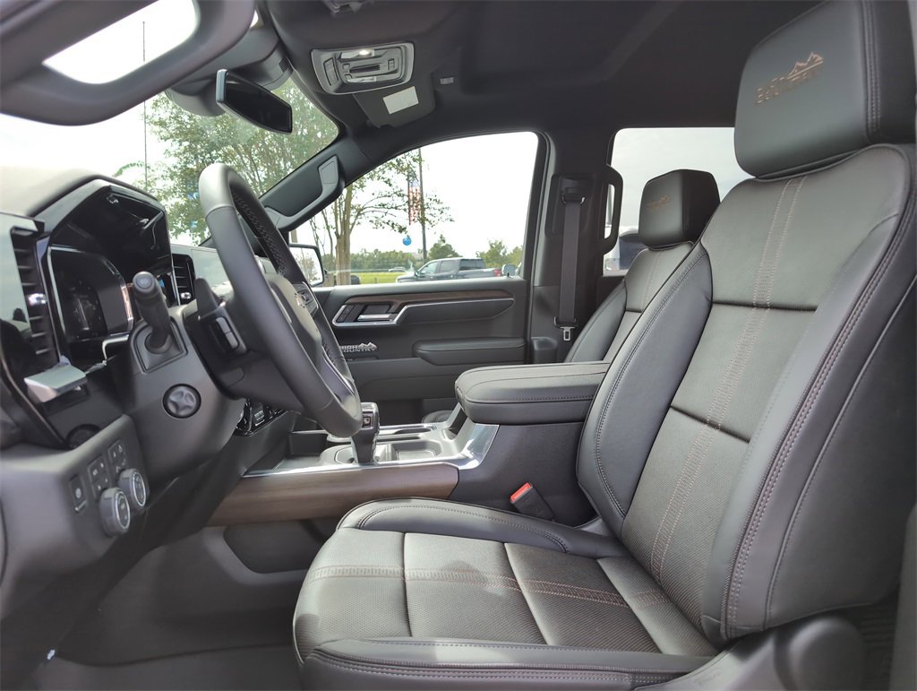 New 2026 Chevrolet Silverado 1500 High Country w/ LPO, Dark Essentials Package image 9