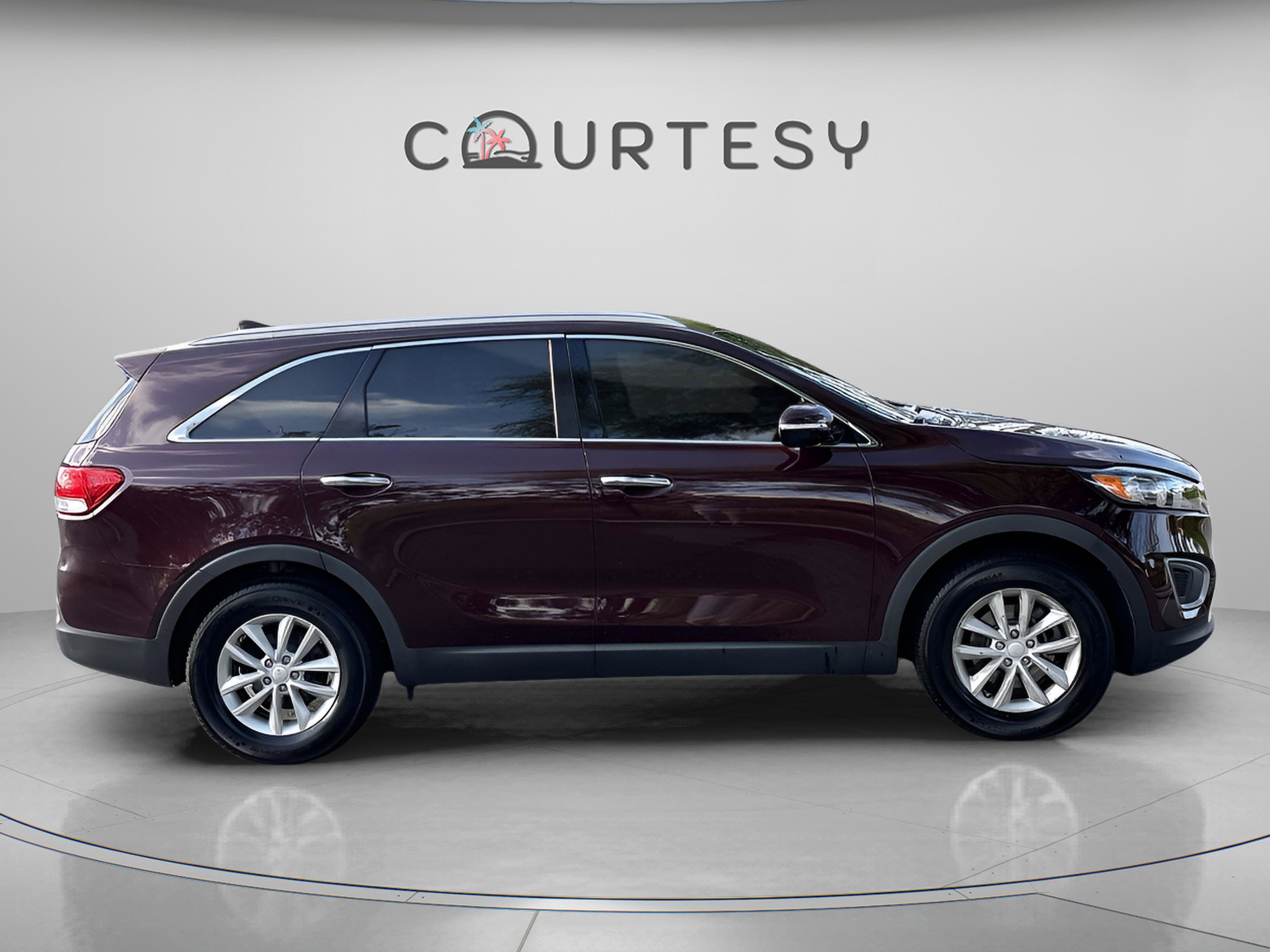 Used 2018 Kia Sorento LX image 8
