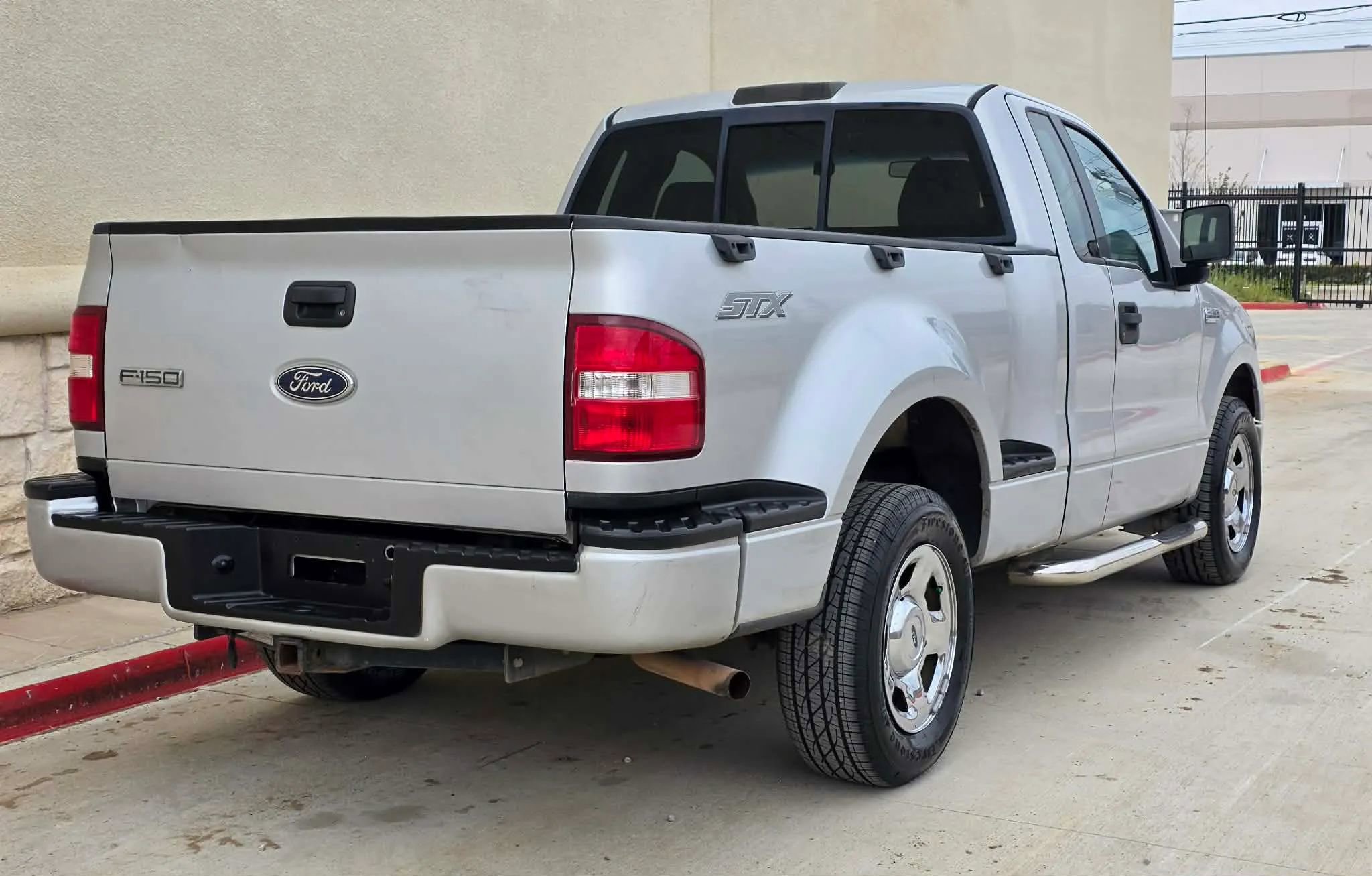 Used 2005 Ford F150 XLT image 3
