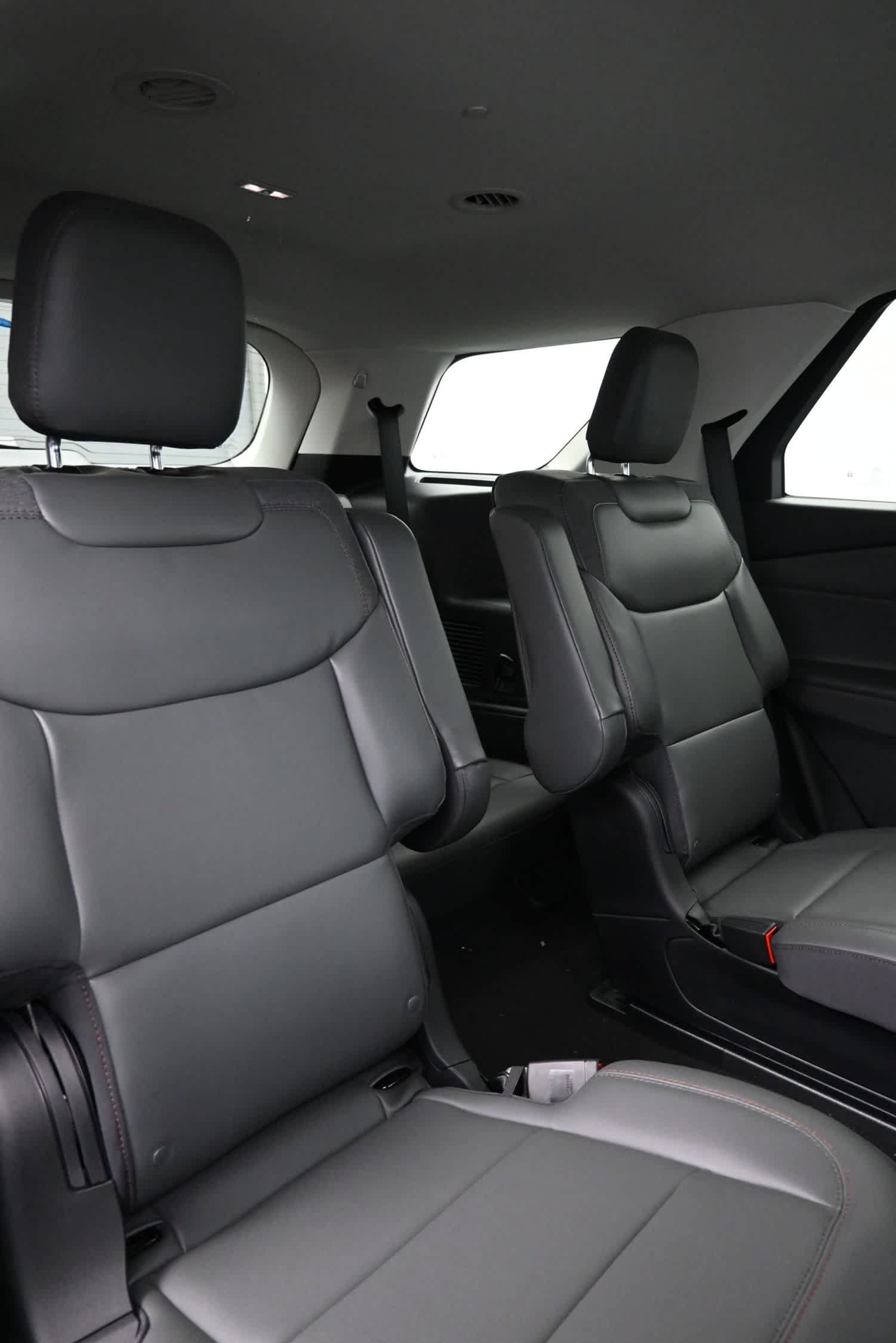 New 2026 Ford Explorer Active w/ Active Comfort Package AWD/4WD image 24