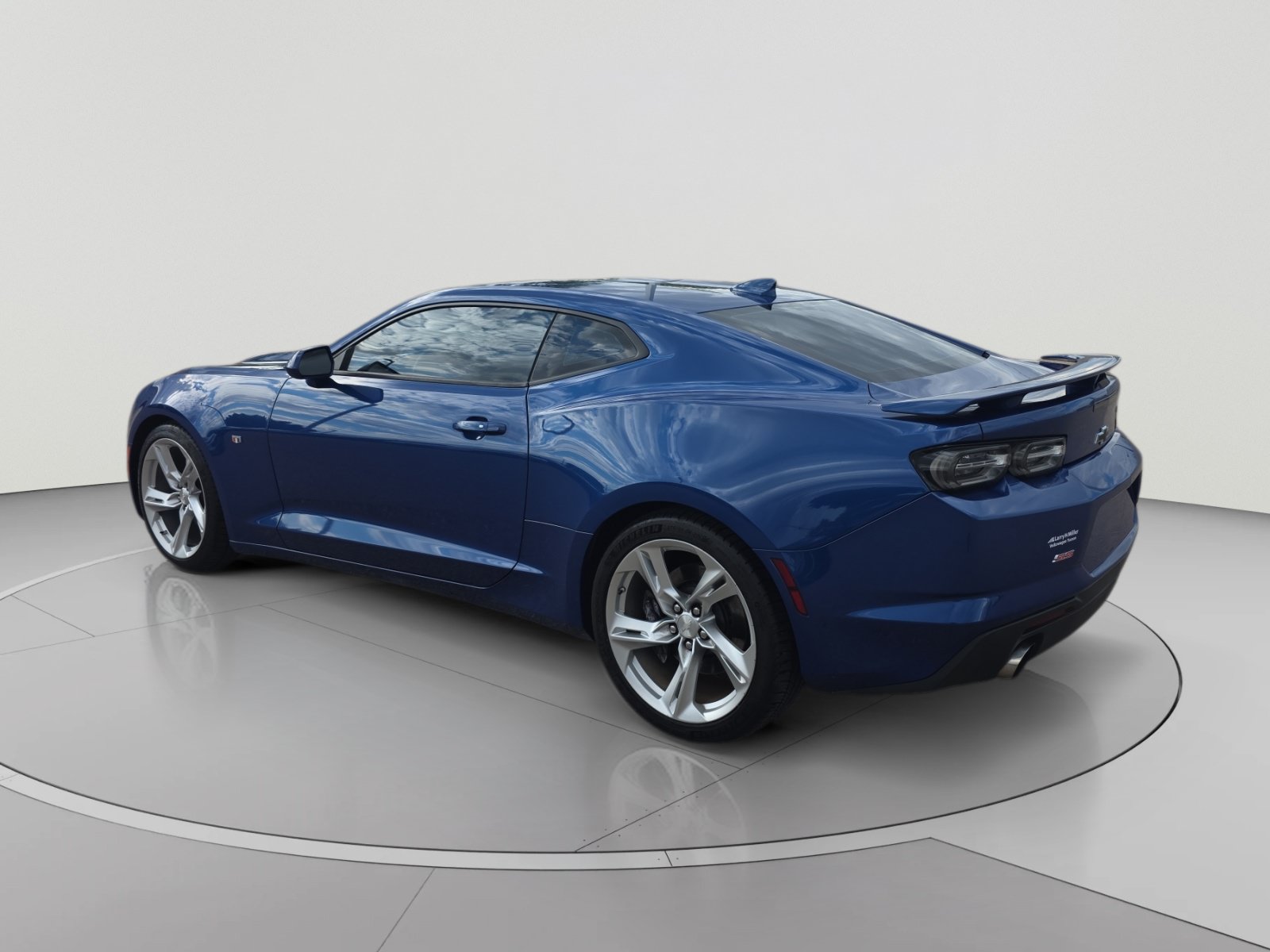 Used 2022 Chevrolet Camaro LT RWD image 3