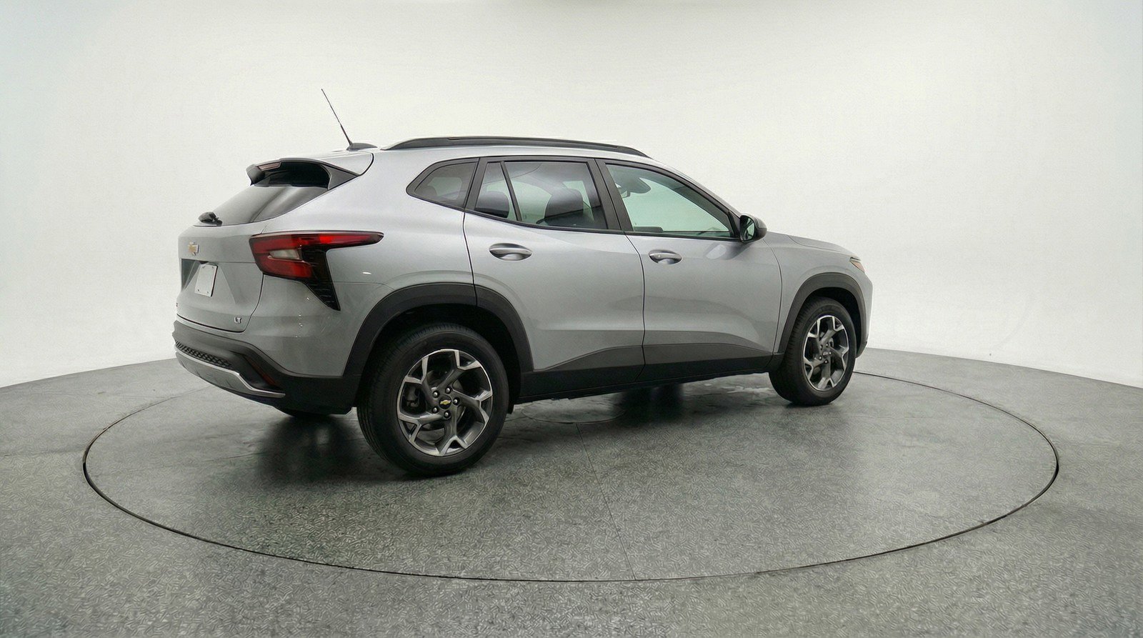 Used 2025 Chevrolet Trax LT w/ LT Convenience Package image 9