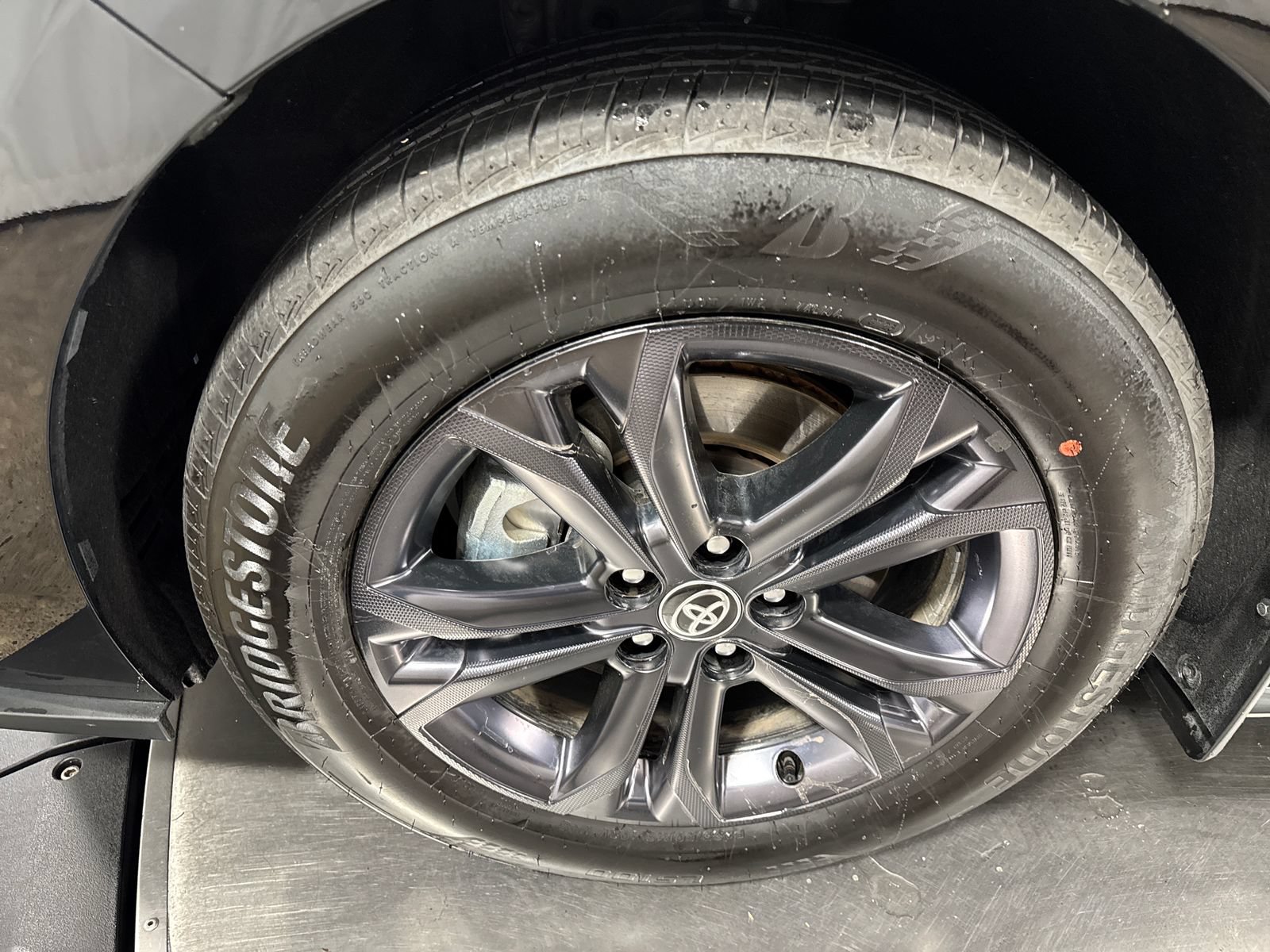 Used 2025 Toyota Sienna XSE w/ XSE Premium Package AWD/4WD image 2