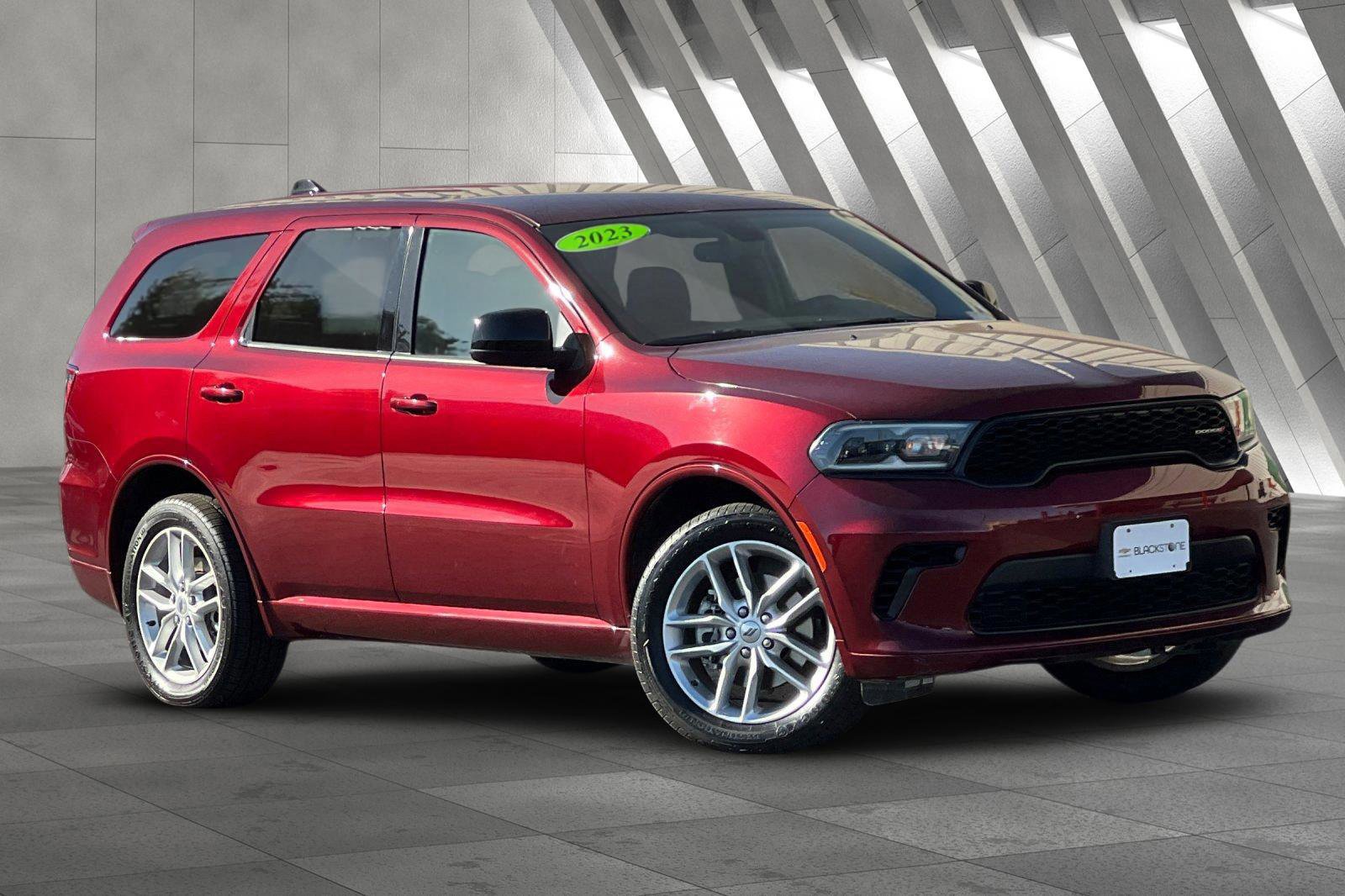 Used 2023 Dodge Durango GT image 2