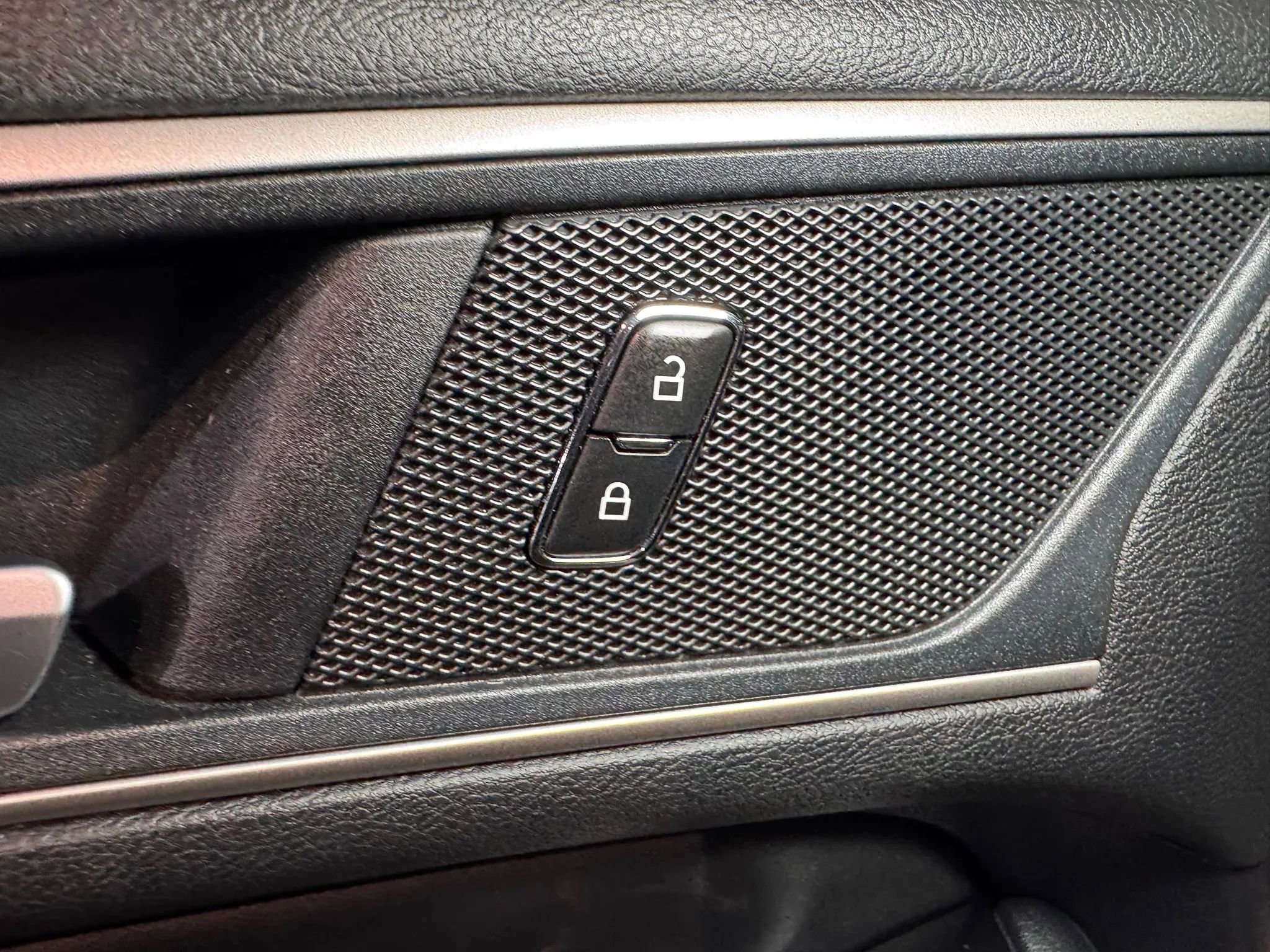 Used 2020 Ford Edge SEL w/ Cold Weather Package image 25