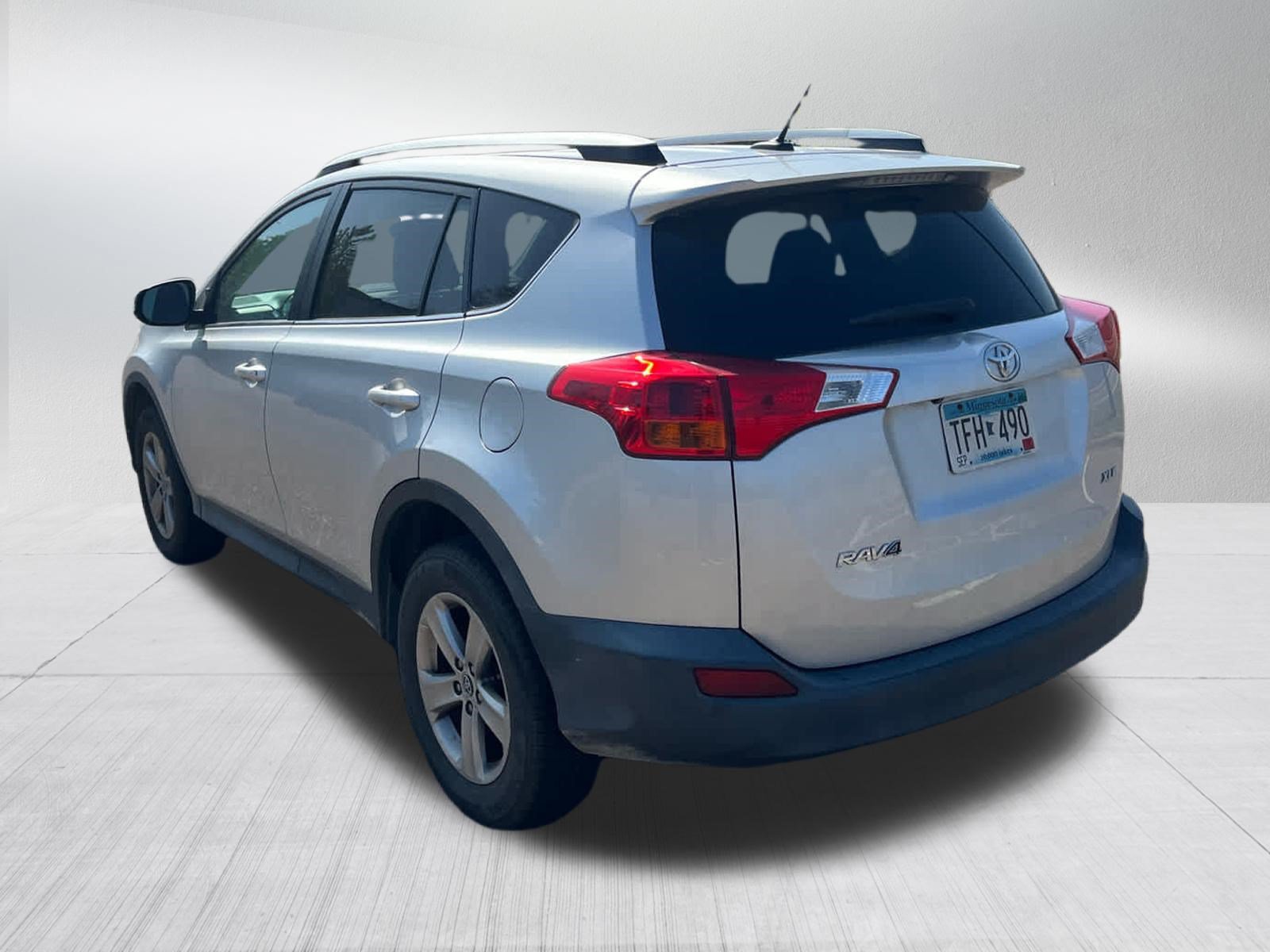 Used 2015 Toyota RAV4 XLE FWD image 3
