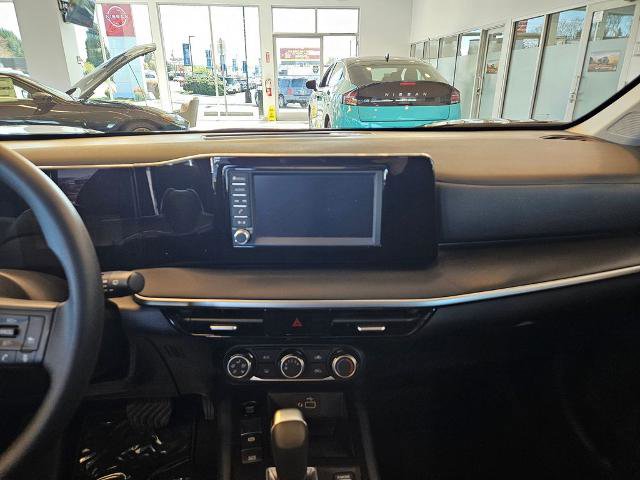 Certified 2025 Nissan Kicks S image 18