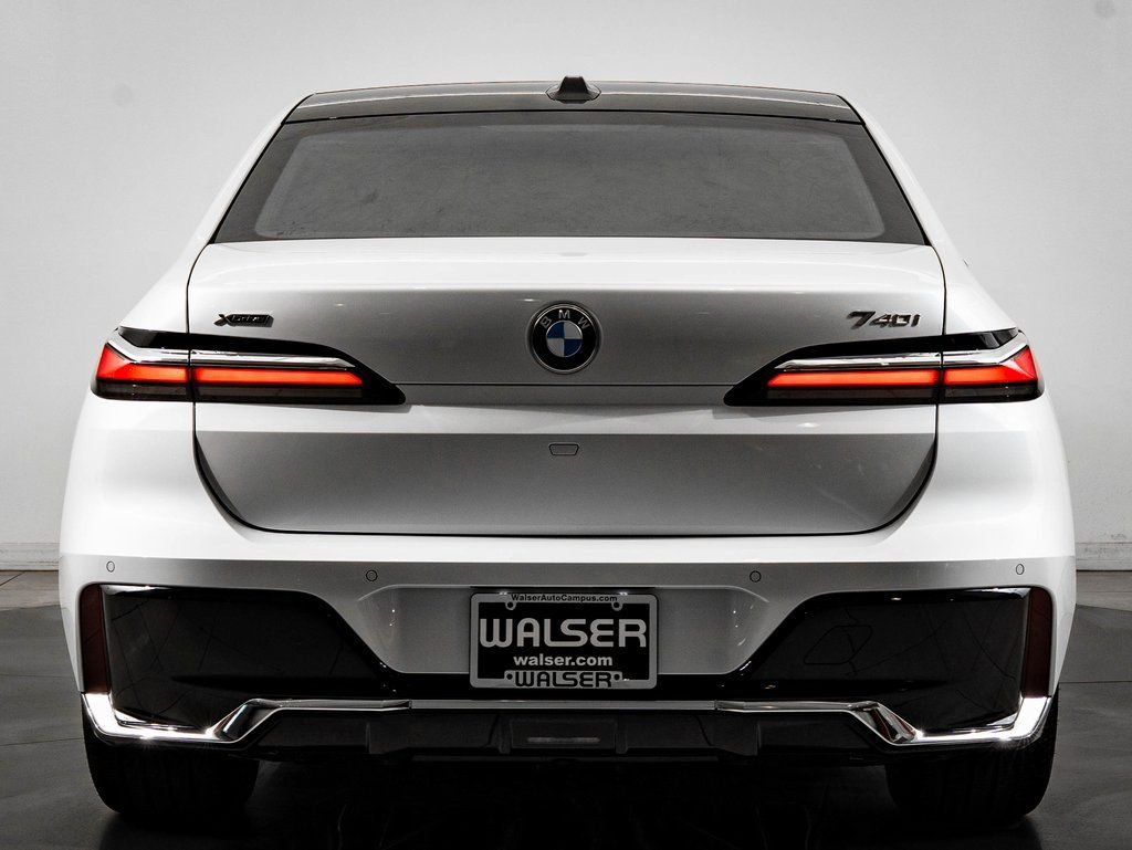 New 2026 BMW 740i xDrive w/ Executive Package image 10