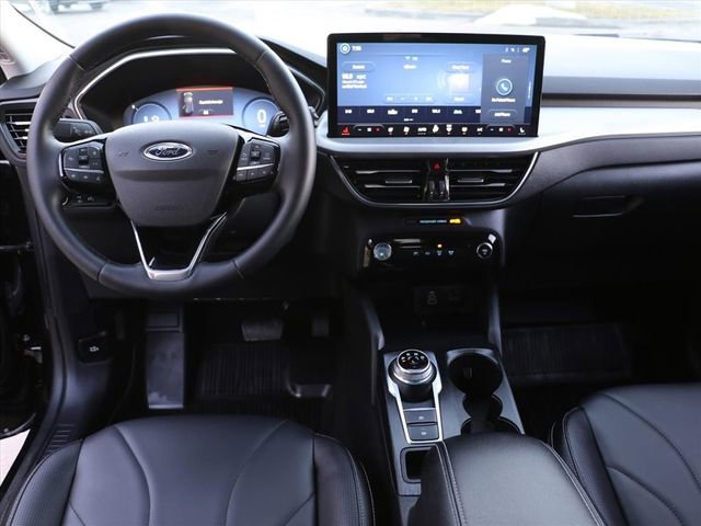 Used 2025 Ford Escape Platinum w/ Premium Technology Package image 17