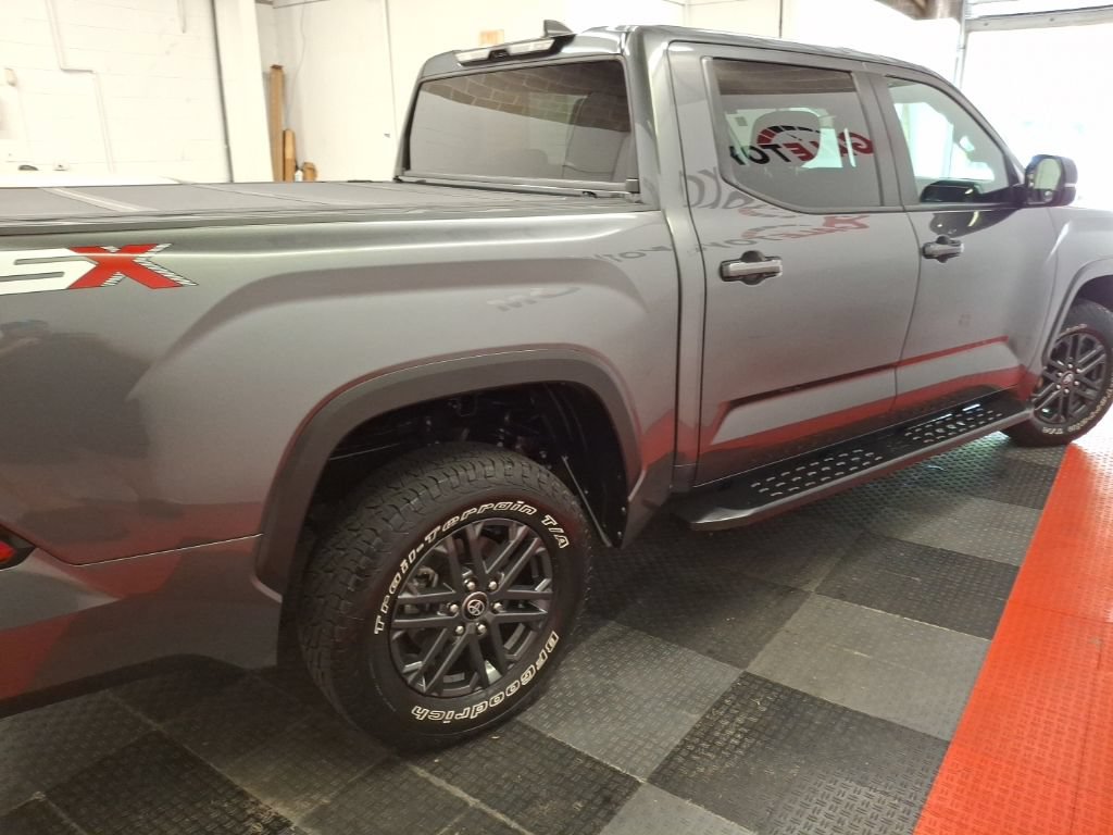 Used 2025 Toyota Tundra SR5 w/ SR5 Convenience Package AWD/4WD image 11