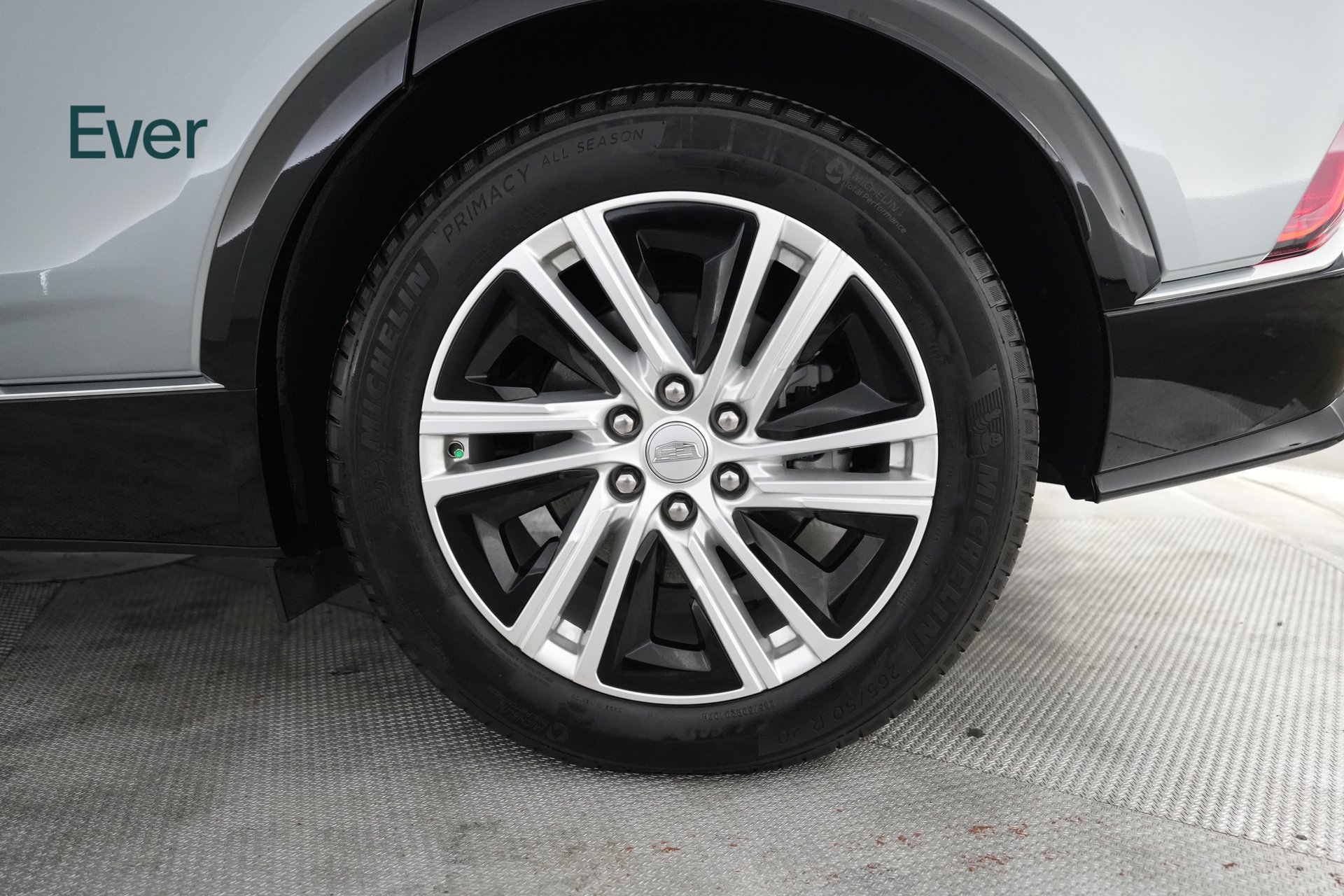 Used 2024 Cadillac Lyriq Tech RWD image 9
