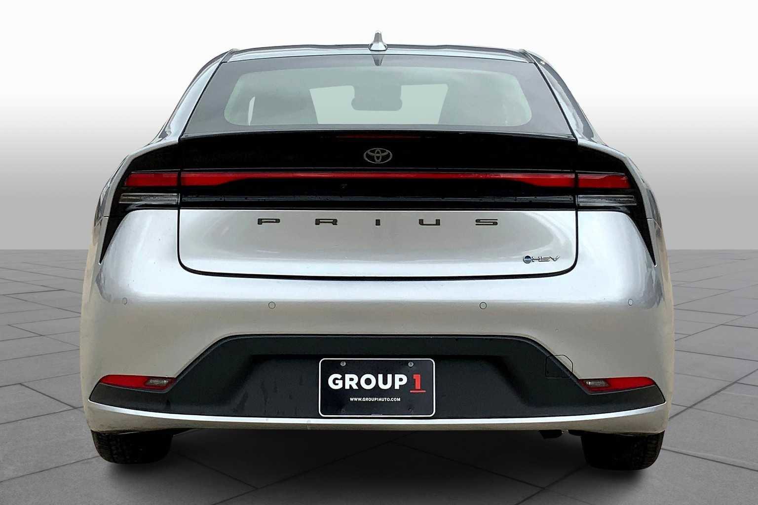 Used 2024 Toyota Prius XLE image 7