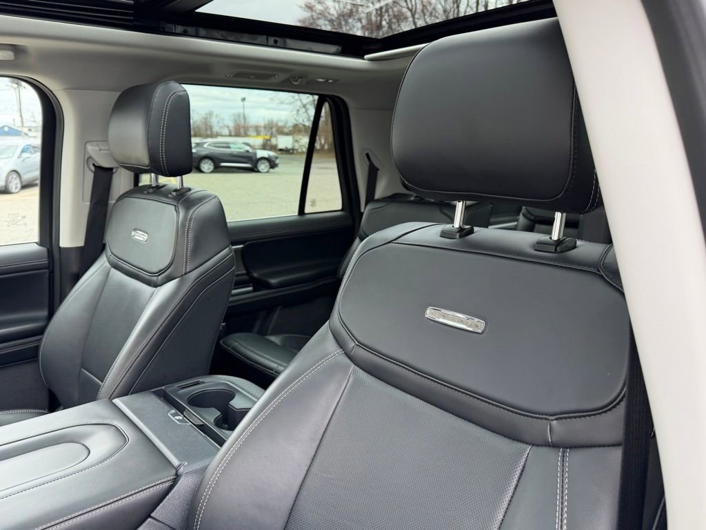 Used 2025 Ford Expedition Max Platinum AWD/4WD image 19