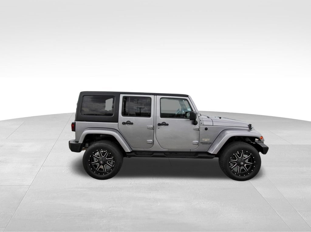 Used 2014 Jeep Wrangler Unlimited Sahara w/ Max Tow Package AWD/4WD image 5