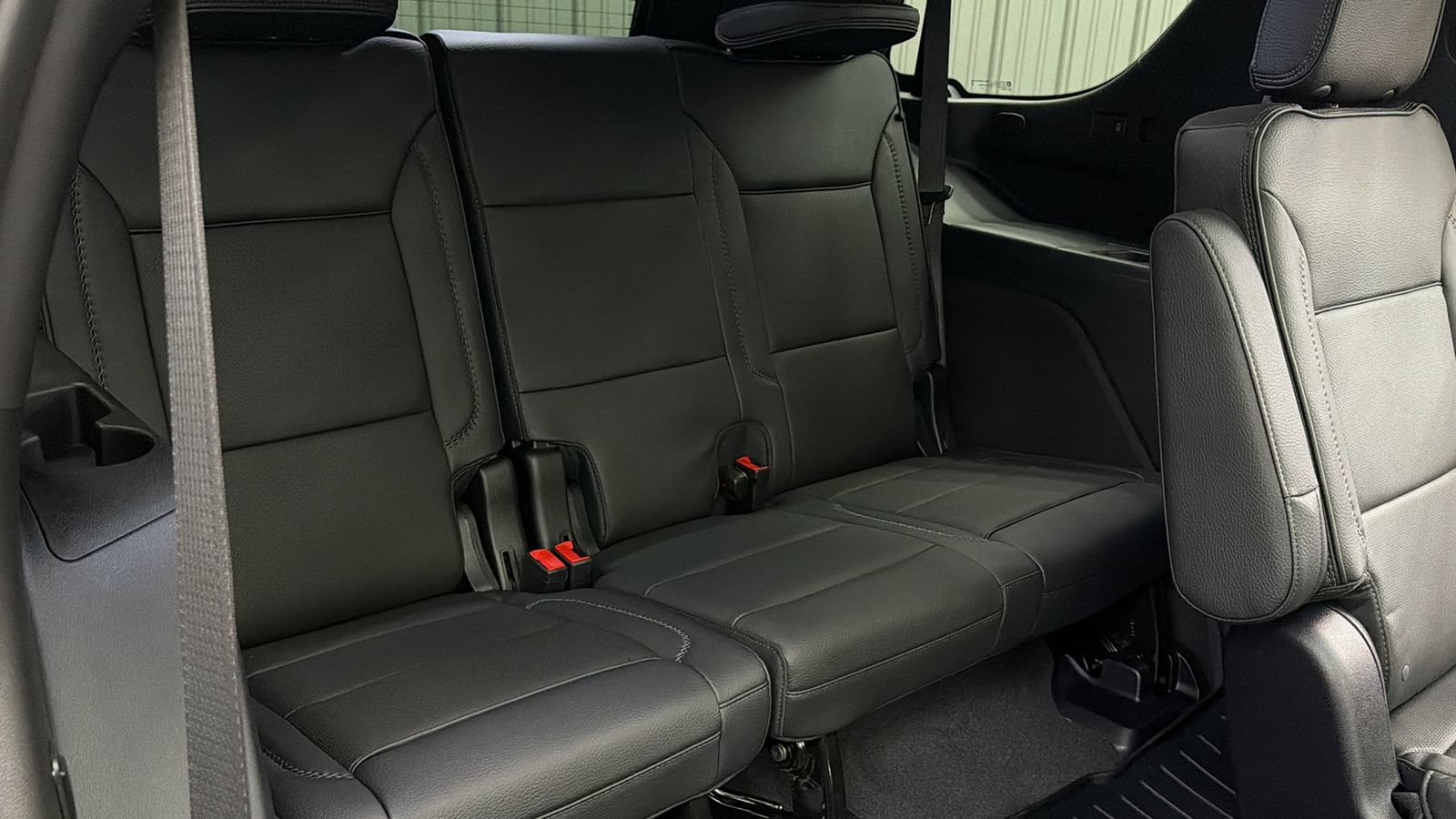 Used 2026 GMC Yukon Denali w/ Sun & Power Step Package AWD/4WD image 39